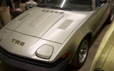 Triumph-tr8-1980-silver