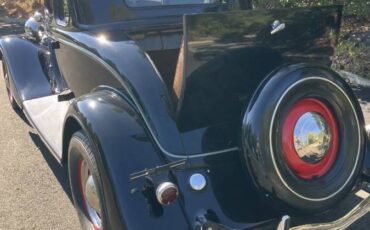 Two-door-coupe-1934-black-2