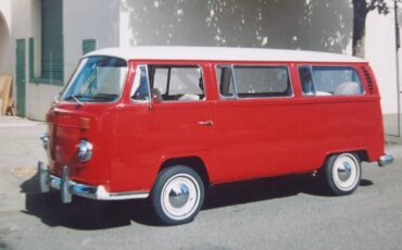 Type-ii-volkswagen-bus-1969-red-2