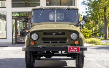 UAZ-1990-1