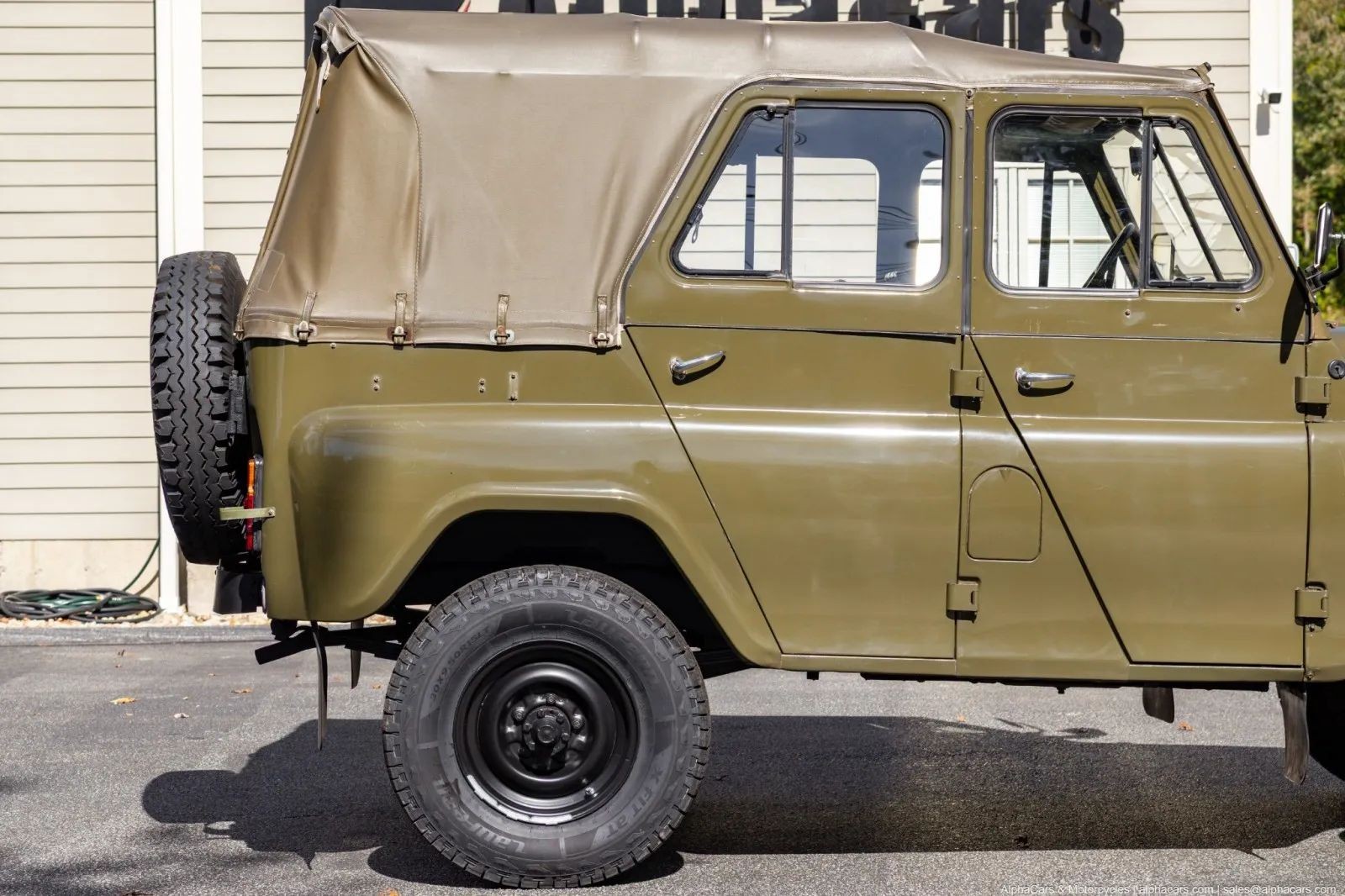 UAZ-1990-4