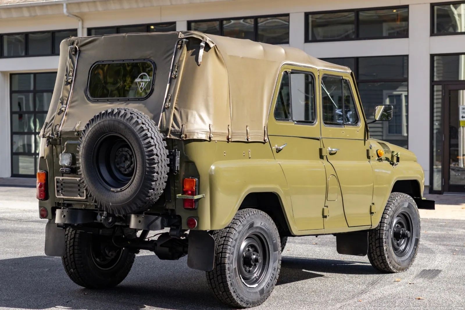 UAZ-1990-7