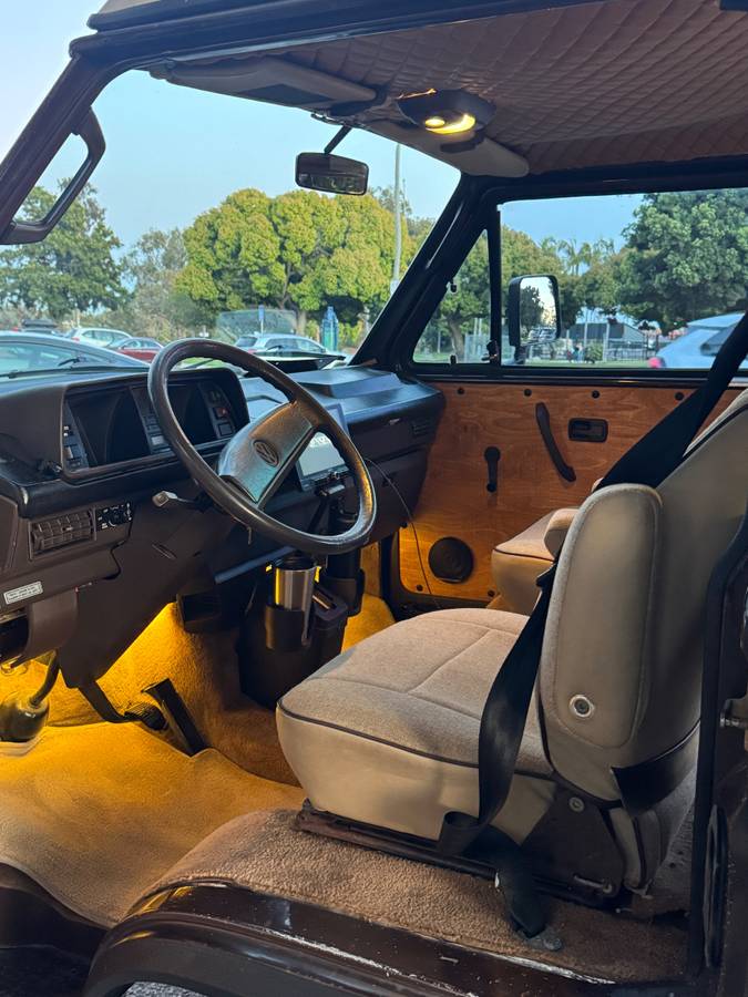Vanagon-westfalia-1985-brown-4