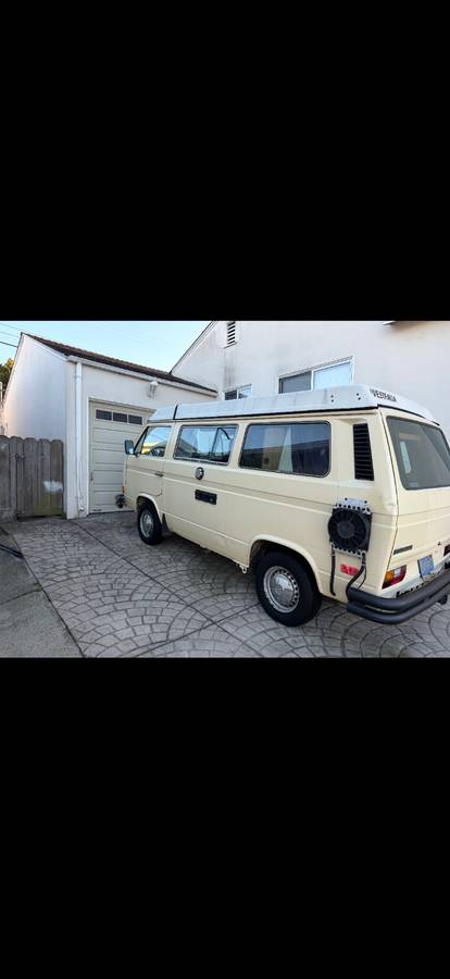 Volkswagen-1981-yellow-3