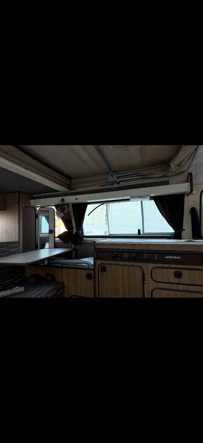 Volkswagen-1981-yellow-5