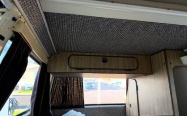 Volkswagen-1981-yellow-8