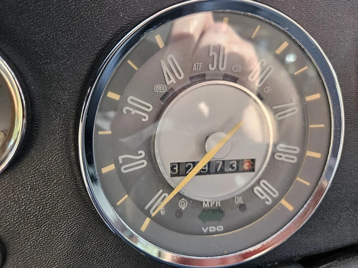 Volkswagen-Karmann-ghia-1969-15