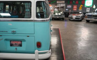 Volkswagen-Other-1973-Light-Blue-Blue-44