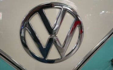 Volkswagen-Other-1973-Light-Blue-Blue-48