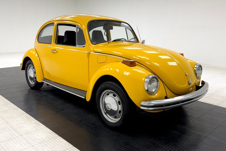 Volkswagen-Super-beetle-1971-Lemon-Yellow-Black-14