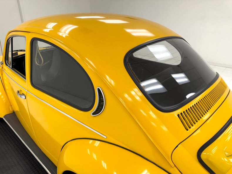 Volkswagen-Super-beetle-1971-Lemon-Yellow-Black-21