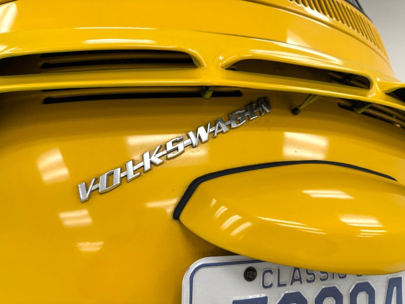 Volkswagen-Super-beetle-1971-Lemon-Yellow-Black-22