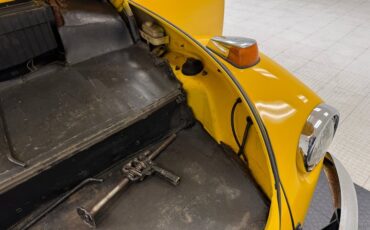 Volkswagen-Super-beetle-1971-Lemon-Yellow-Black-29