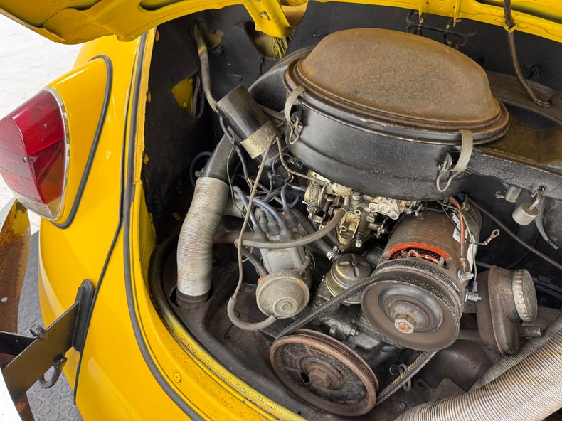 Volkswagen-Super-beetle-1971-Lemon-Yellow-Black-35