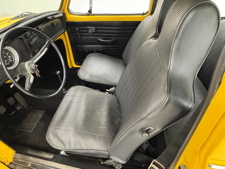 Volkswagen-Super-beetle-1971-Lemon-Yellow-Black-39