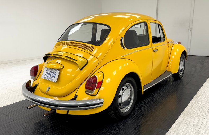 Volkswagen-Super-beetle-1971-Lemon-Yellow-Black-4