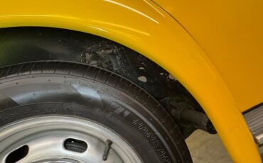 Volkswagen-Super-beetle-1971-Lemon-Yellow-Black-40
