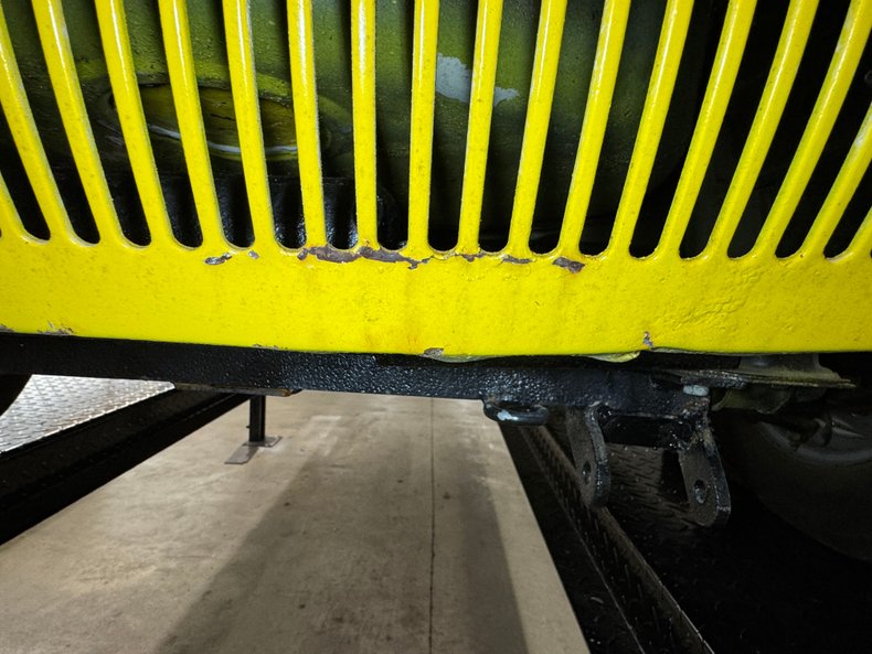 Volkswagen-Super-beetle-1971-Lemon-Yellow-Black-42