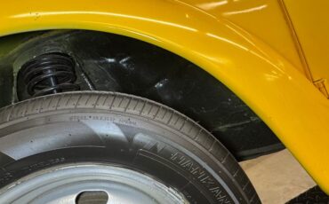 Volkswagen-Super-beetle-1971-Lemon-Yellow-Black-43