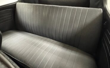 Volkswagen-Super-beetle-1971-Lemon-Yellow-Black-45