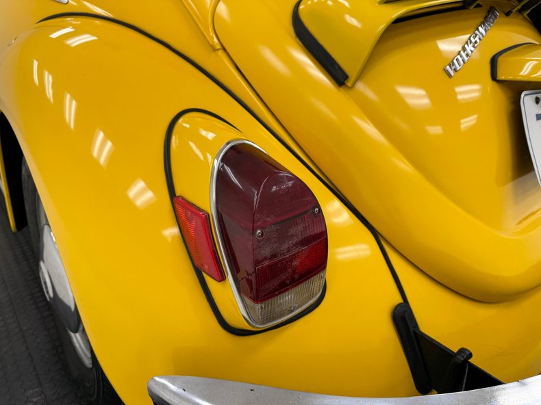 Volkswagen-Super-beetle-1971-Lemon-Yellow-Black-7