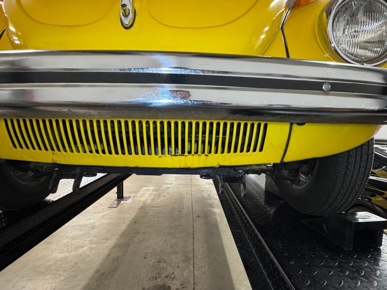 Volkswagen-Super-beetle-1971-Lemon-Yellow-Black-8