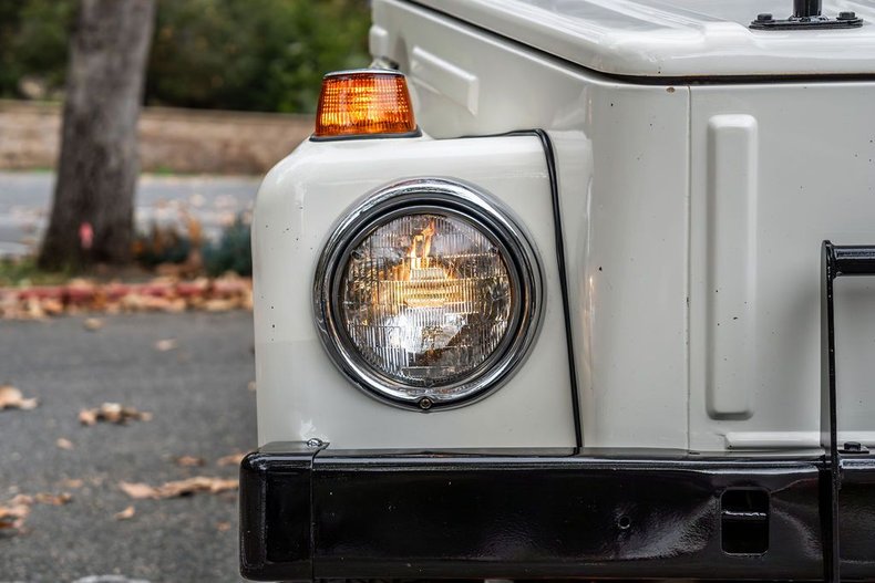 Volkswagen-Thing-1973-White-Black-4