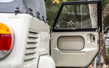 Volkswagen-Thing-1973-White-Black-48