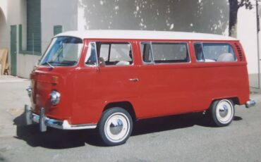 Volkswagen-Transporter-1969-Red-11