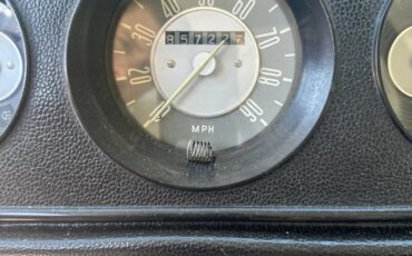 Volkswagen-Transporter-1969-Red-15