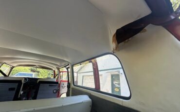 Volkswagen-Transporter-1969-Red-16