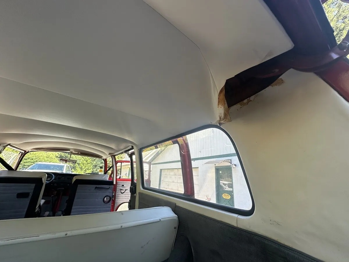 Volkswagen-Transporter-1969-Red-16