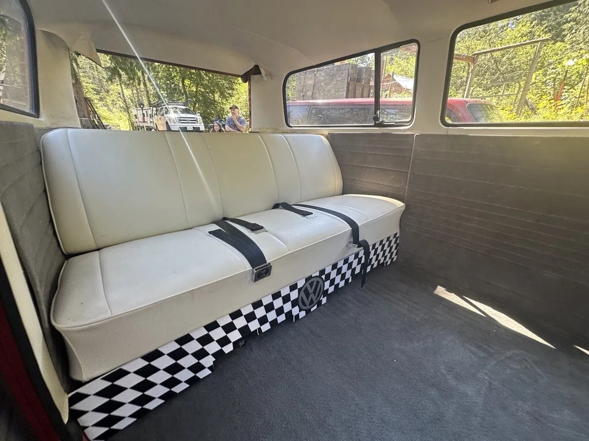 Volkswagen-Transporter-1969-Red-2