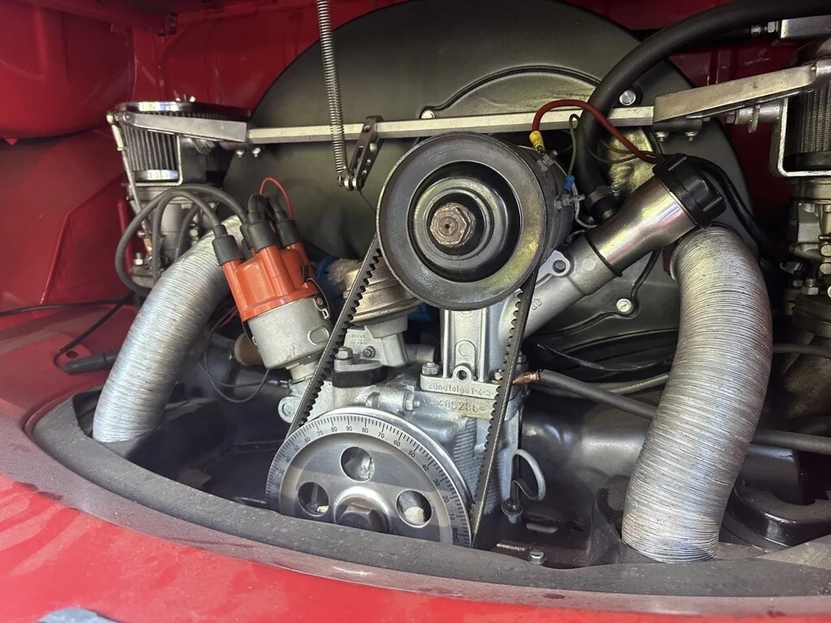 Volkswagen-Transporter-1969-Red-4