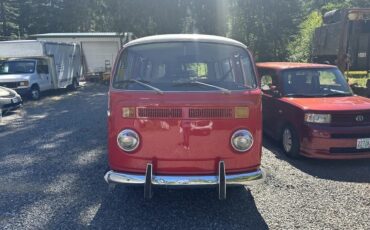 Volkswagen-Transporter-1969-Red-6