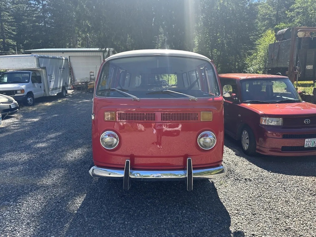 Volkswagen-Transporter-1969-Red-6