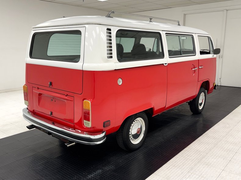 Volkswagen-Type-2-1979-Red-Black-12
