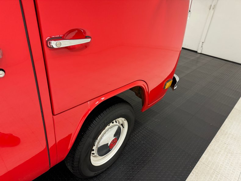 Volkswagen-Type-2-1979-Red-Black-22