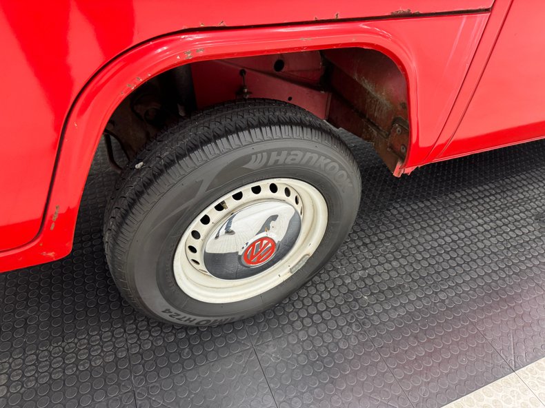 Volkswagen-Type-2-1979-Red-Black-4