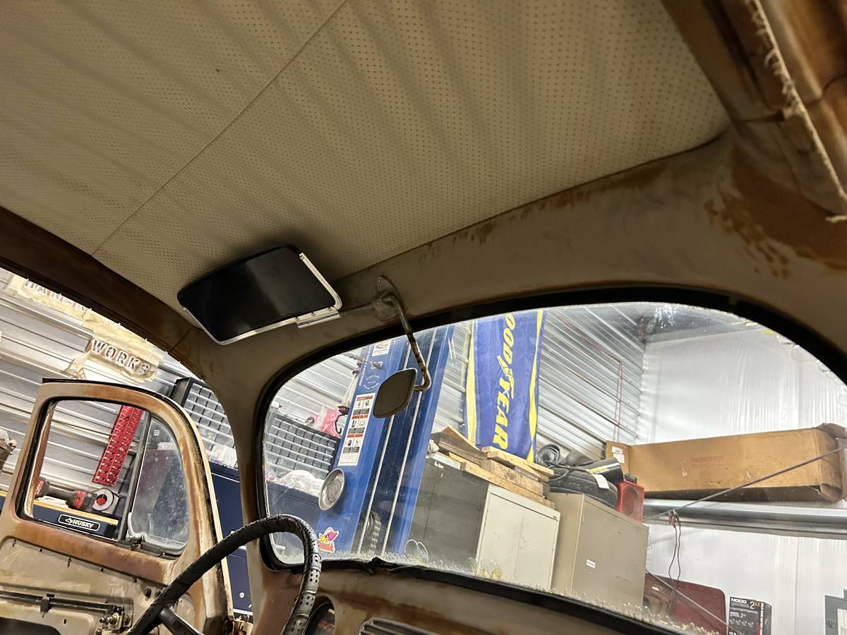 Volkswagen-beetle-1956-14