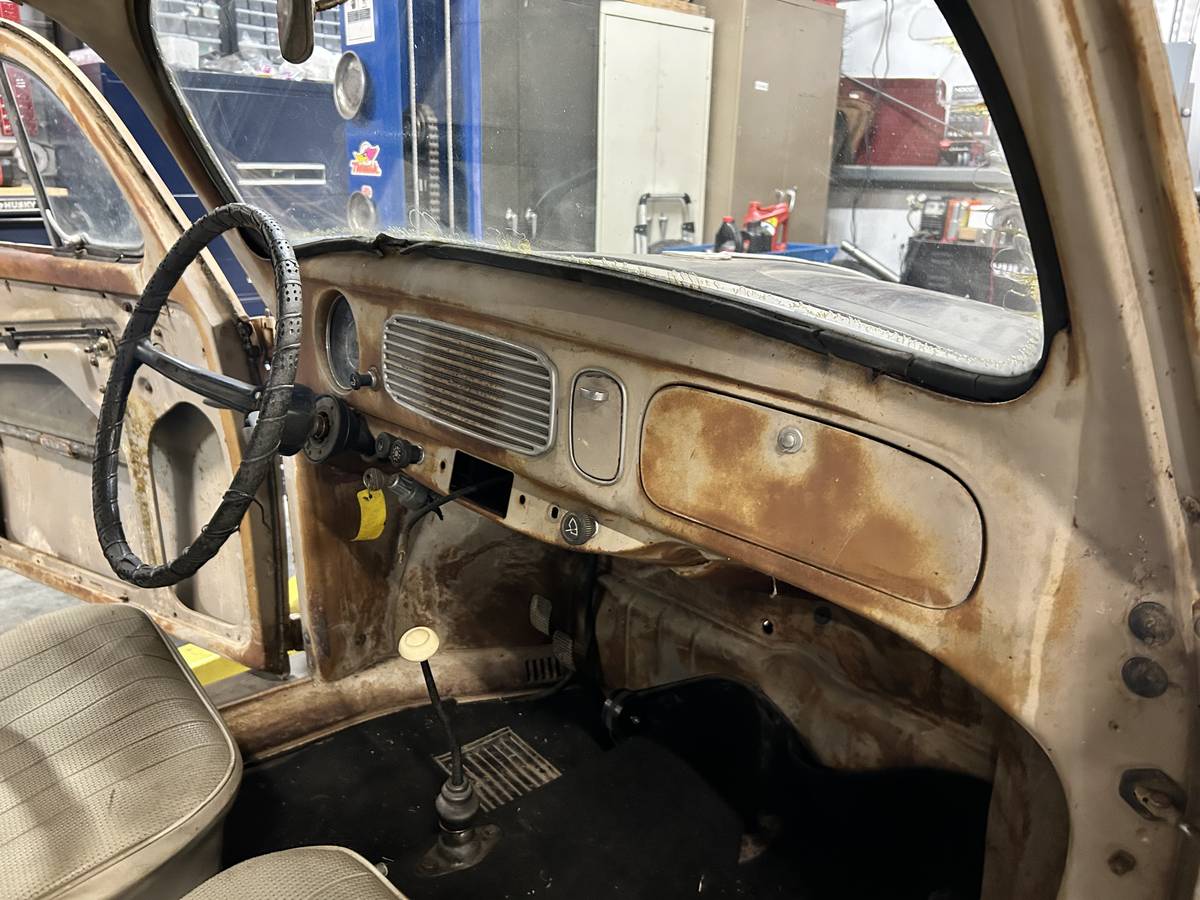 Volkswagen-beetle-1956-5