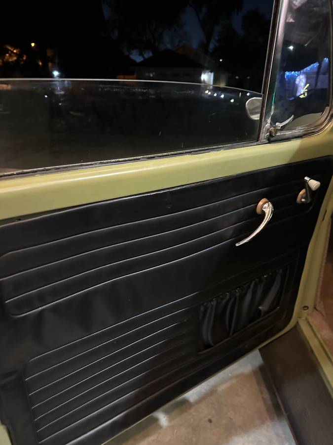 Volkswagen-beetle-1966-13