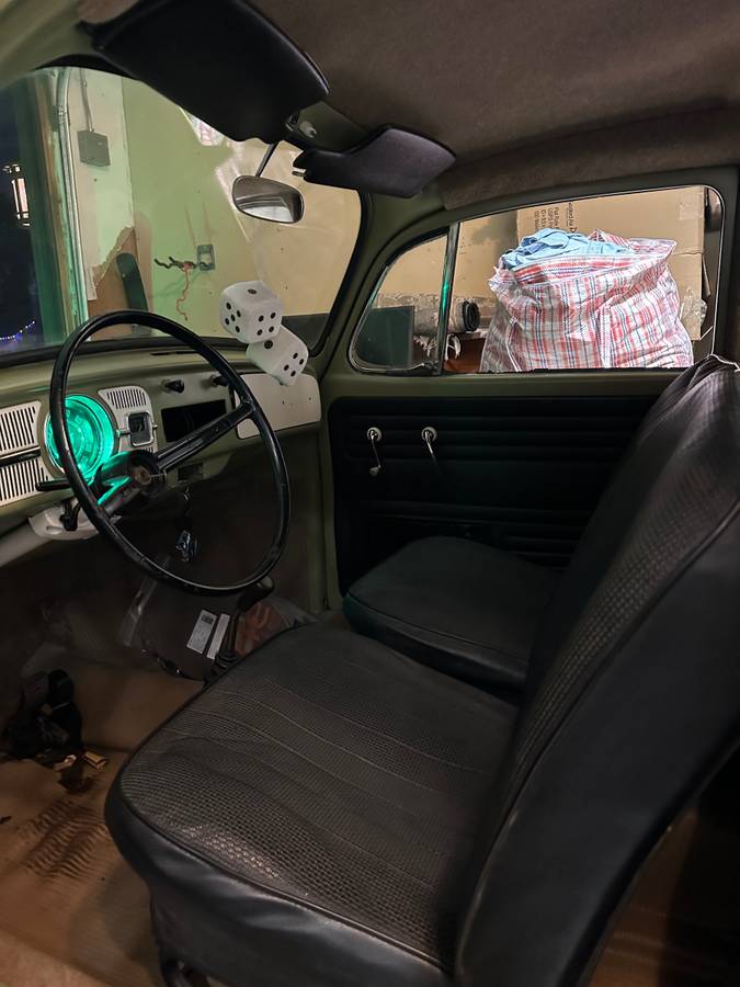 Volkswagen-beetle-1966-7