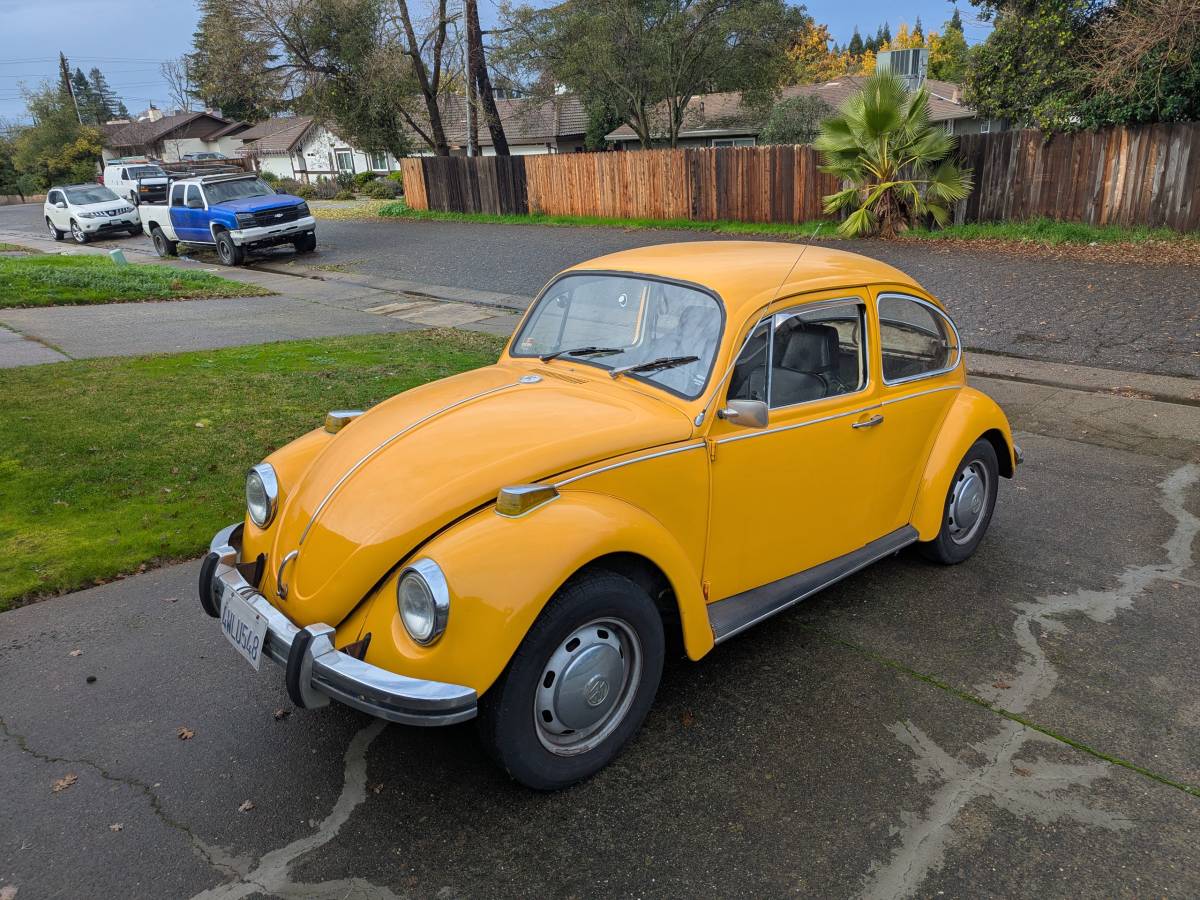 Volkswagen-beetle-1970-yellow
