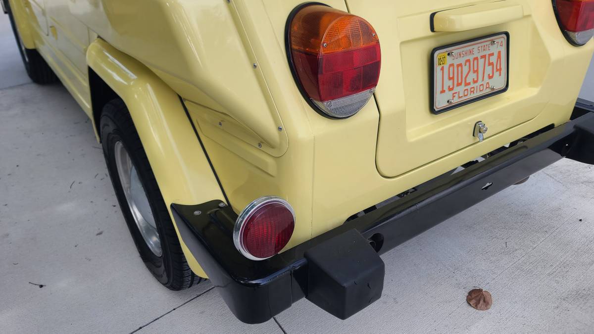 Volkswagen-beetle-1974-yellow-11
