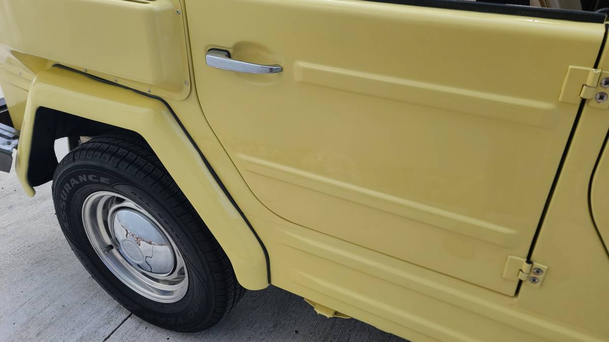 Volkswagen-beetle-1974-yellow-12