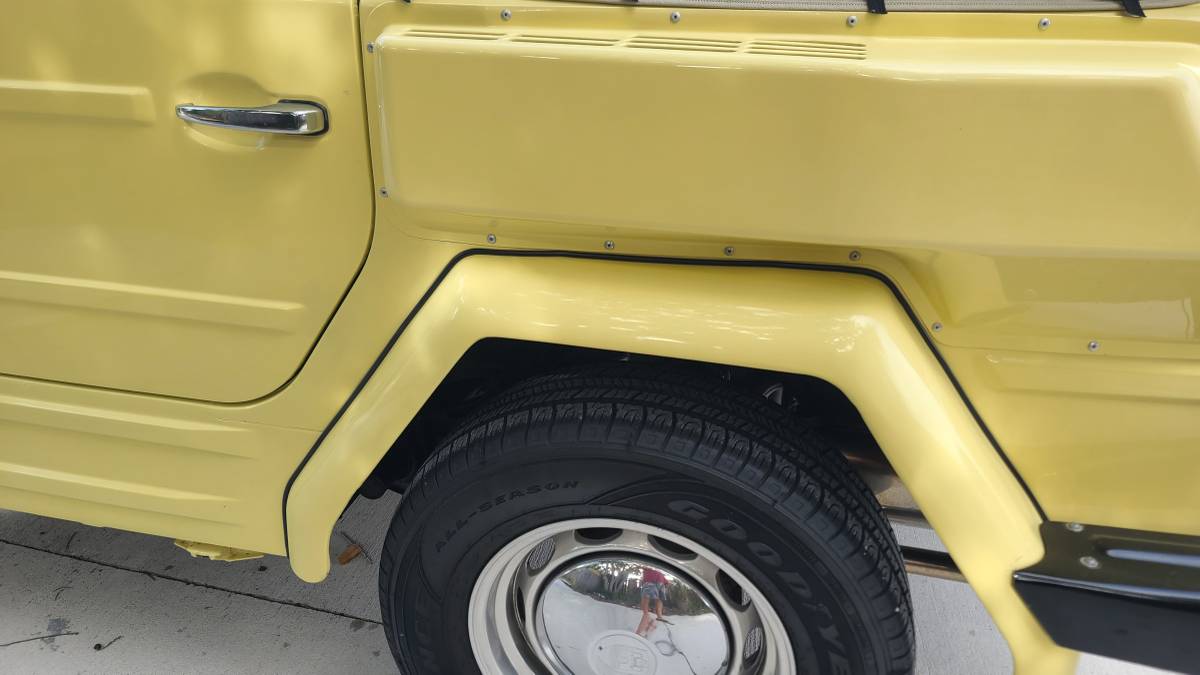 Volkswagen-beetle-1974-yellow-13