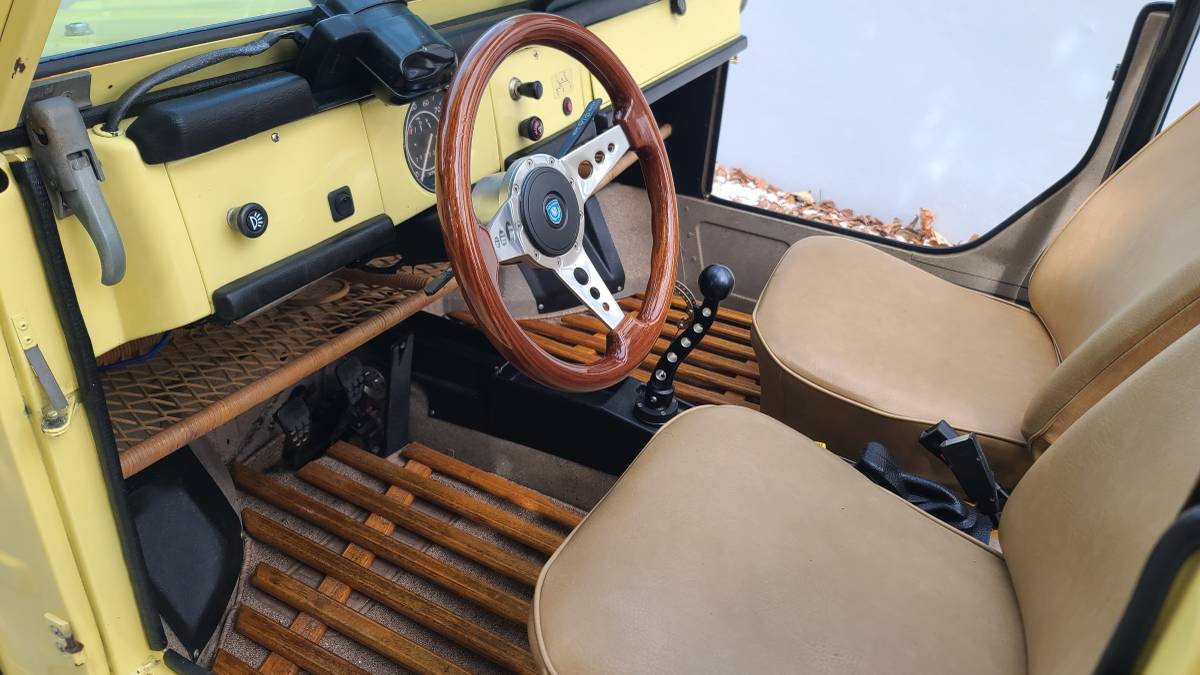 Volkswagen-beetle-1974-yellow-19