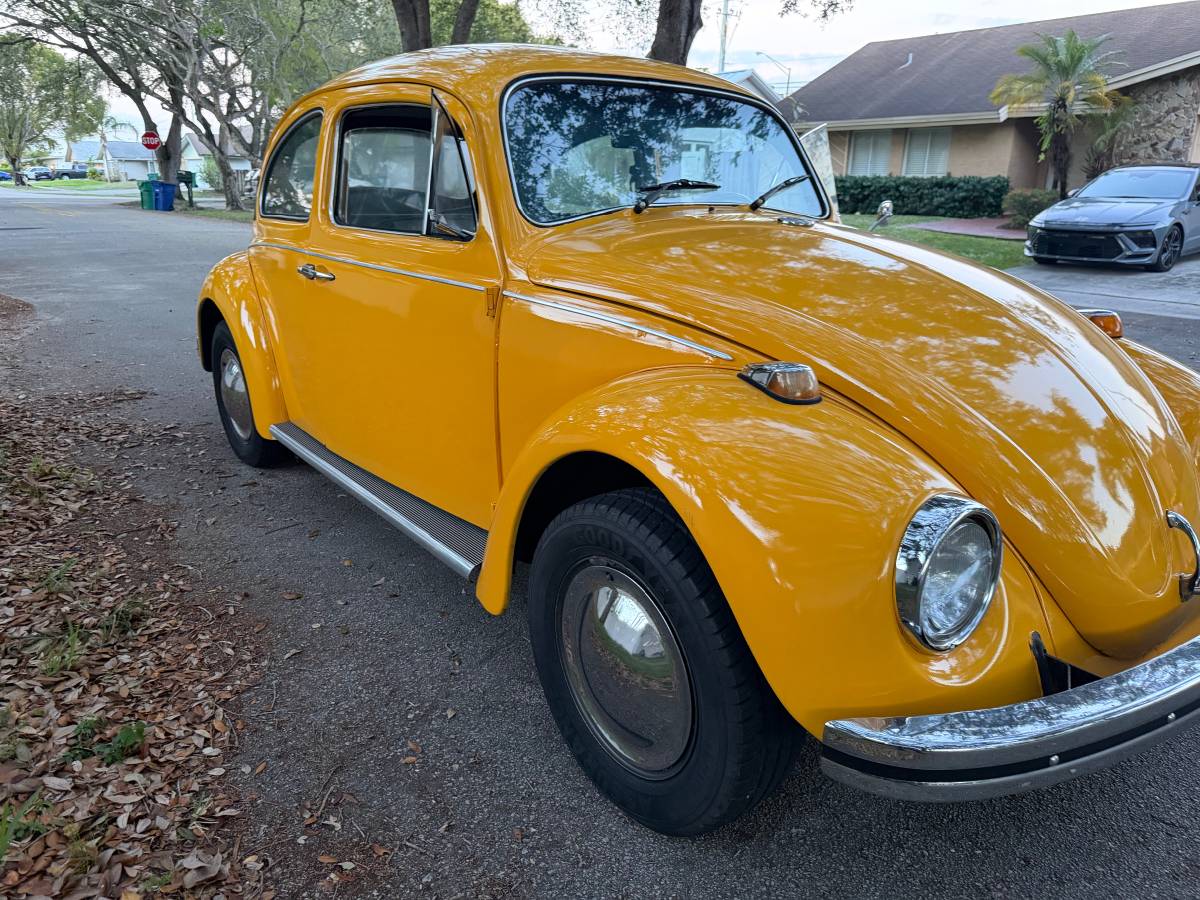 Volkswagen-beetle-1974-yellow-2