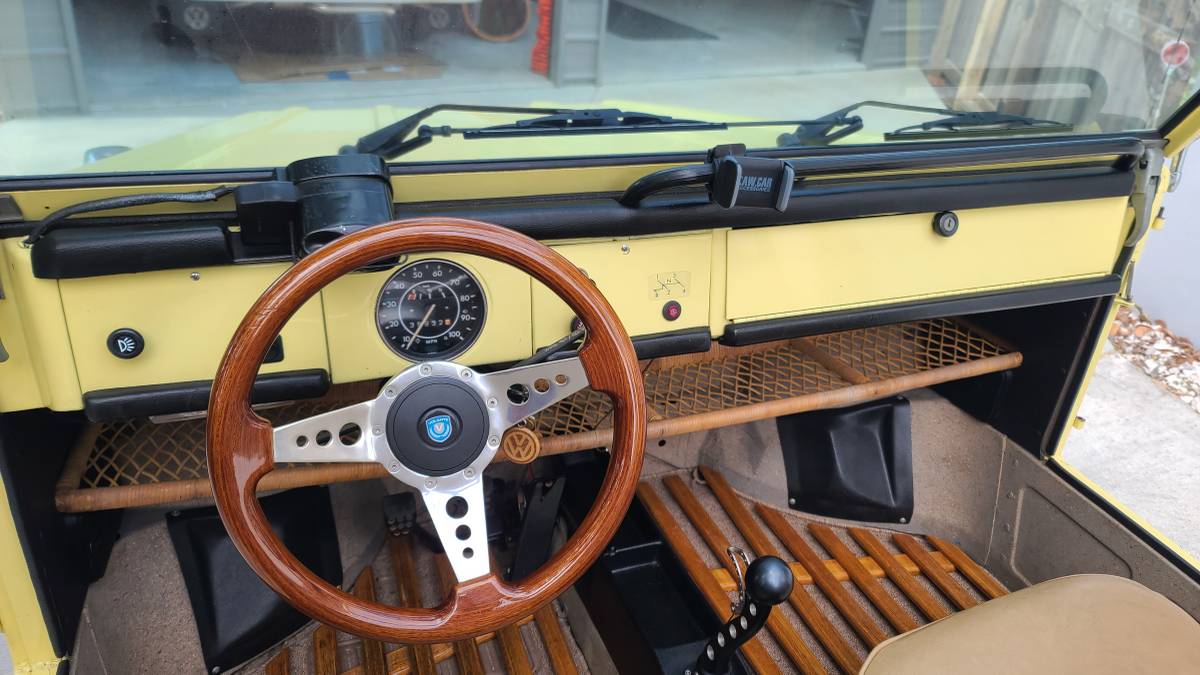 Volkswagen-beetle-1974-yellow-20